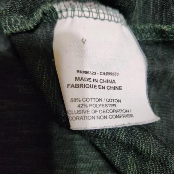 Nike Dri-fit Milwaukee Bucks 'Fear the Deer' Graphic Tee Shirt - Picture 6 of 6